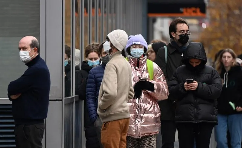 Variante ómicron se multiplica 70 veces más rápido en los bronquios. Te contamos los detalles