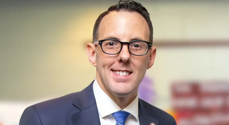 Alcalde Arrigo amplía el acceso a servicios públicos de Revere con atención personalizada