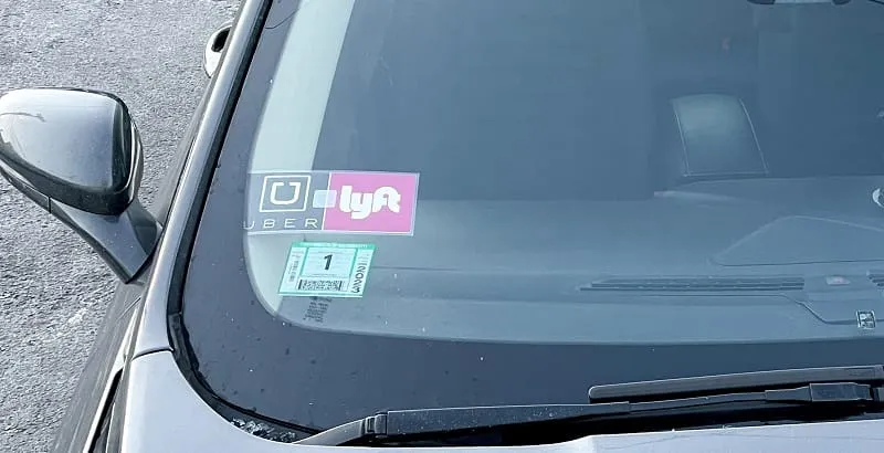 Choferes de Uber y Lyft en el limbo laboral, aún no se define si seguirán siendo contratistas o empleados