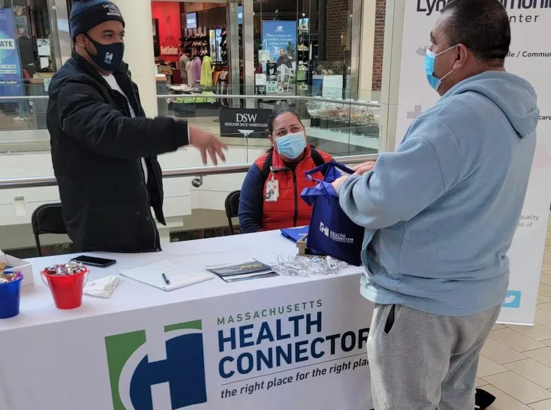 Health Connector instala puntos de información al usuario en centros comerciales de Massachusetts