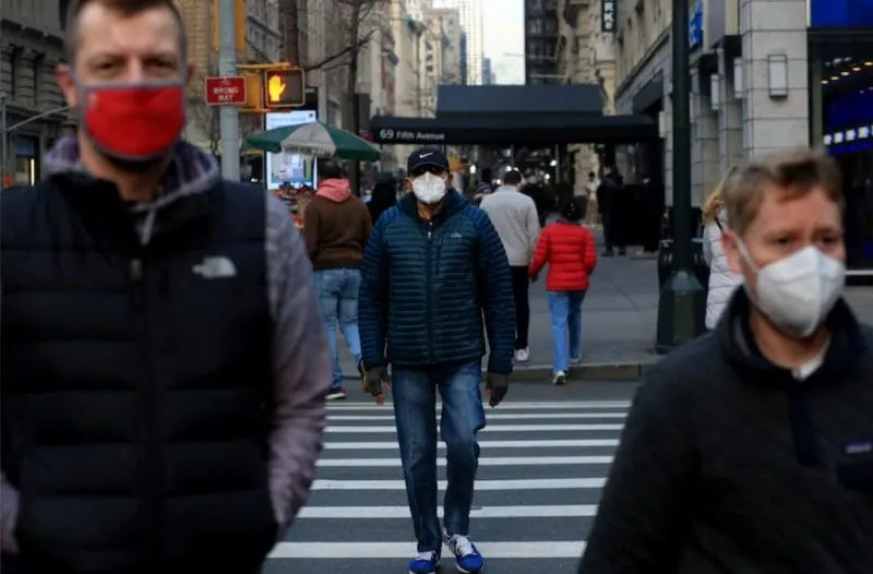 La ciudad de Nueva York vuelve a ser el centro de la pandemia. Esto es lo que ocurre