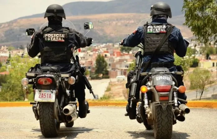 Hallan una camioneta con seis cuerpos en centro histórico de Zacatecas, México