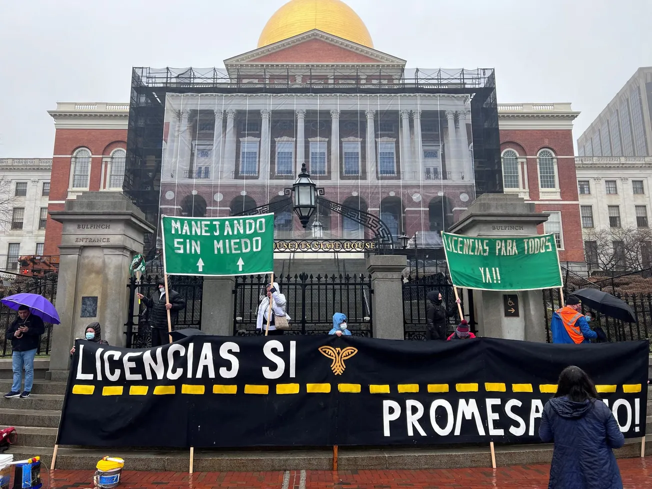 Inmigrantes indocumentados en Boston continúan su lucha por las licencias de conducir