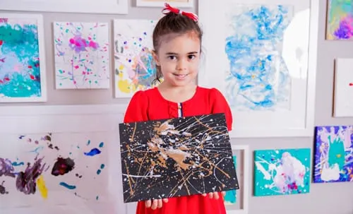 Sophia Baptista, artista de 5 años en Massachusetts