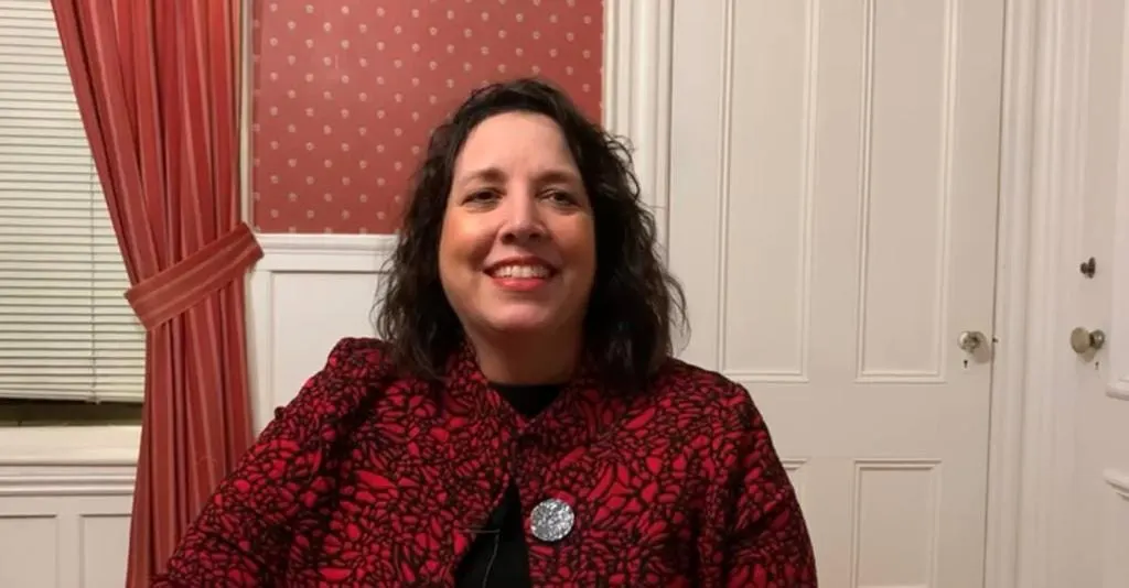 Alcaldesa de Salem, Kim Driscoll, en su conversación con El Planeta. Foto: Angly Carolina Gamboa.