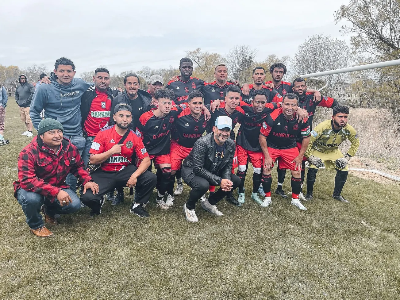 «El Pescado» Ruiz, leyenda guatemalteca del fútbol, visitó Massachusetts