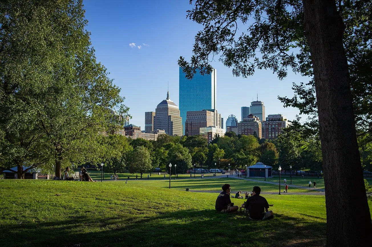 Wu anuncia programas para temporada de verano