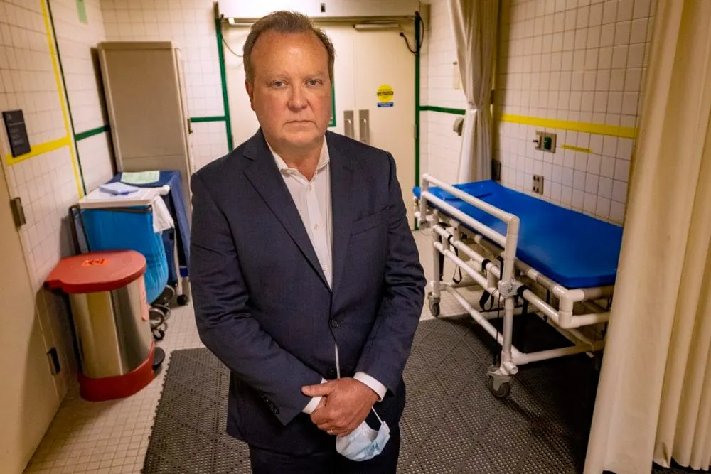 Ola de hospitalizaciones por COVID-19 en Massachusetts