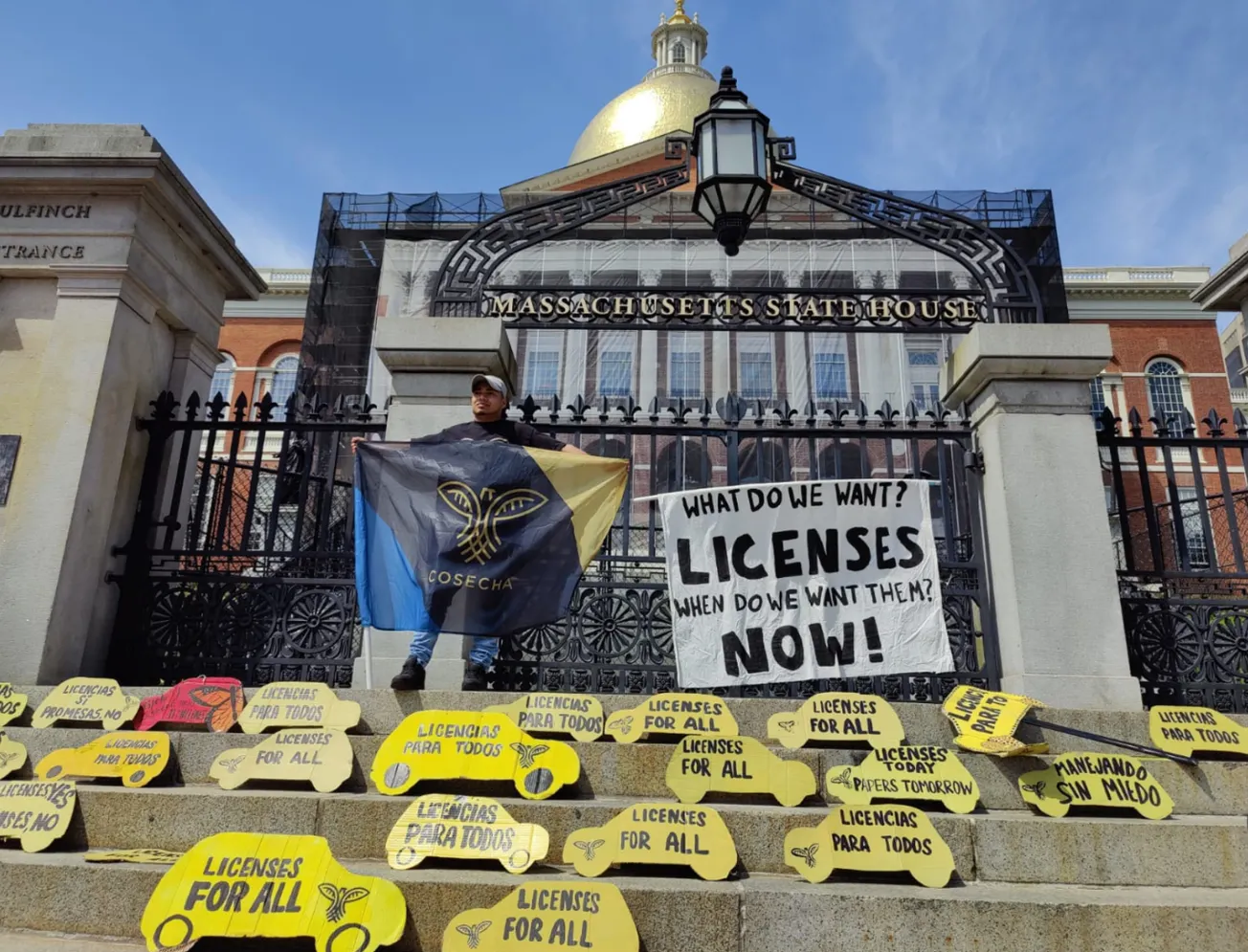 Votantes en el 2022 durante la petición de referéndum de la ley estatal para otorgar licencias de conducir a indocumentados.