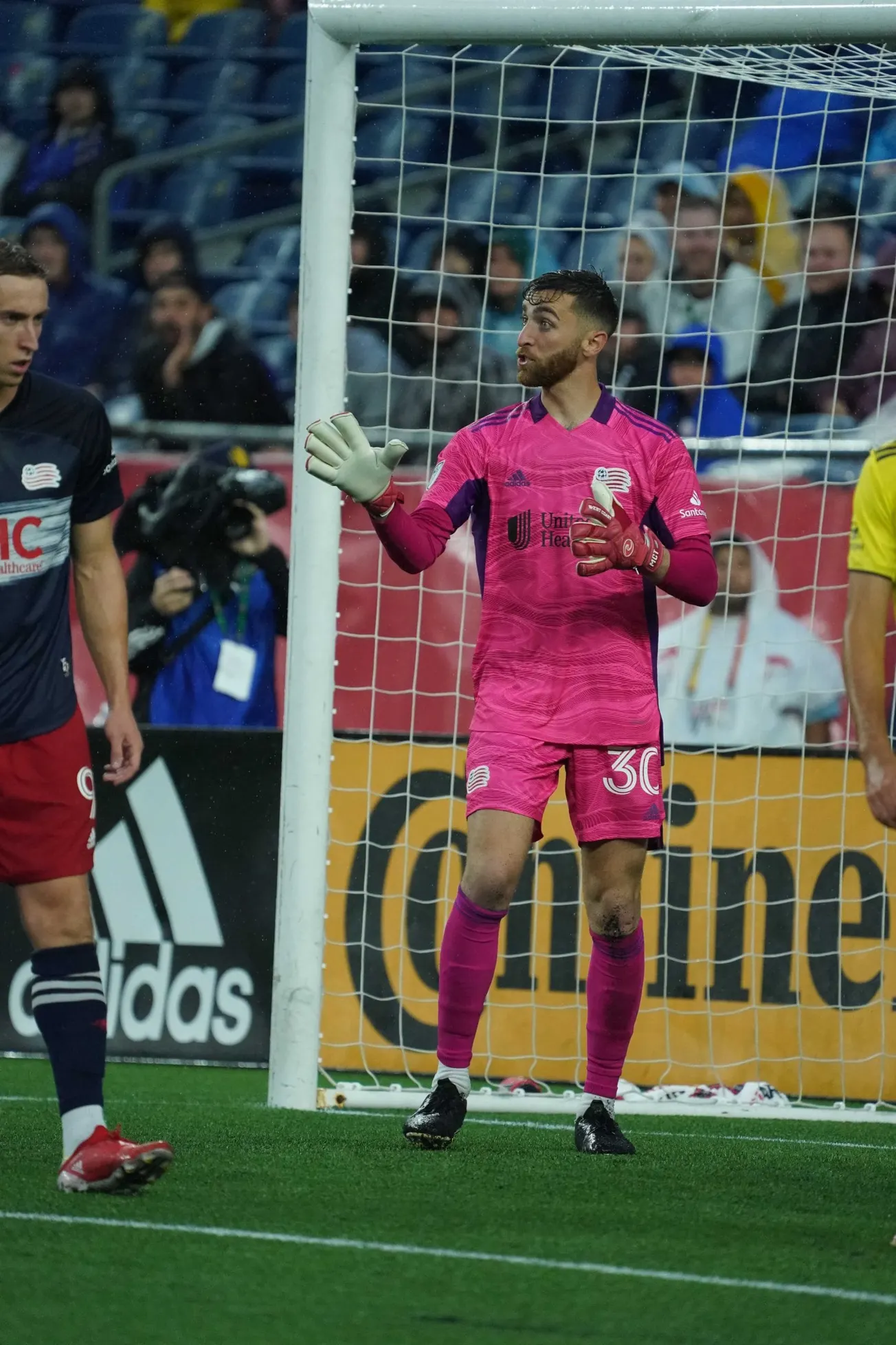 Matt Turner fue presentado oficialmente por Arsenal F.C. de Inglaterra.