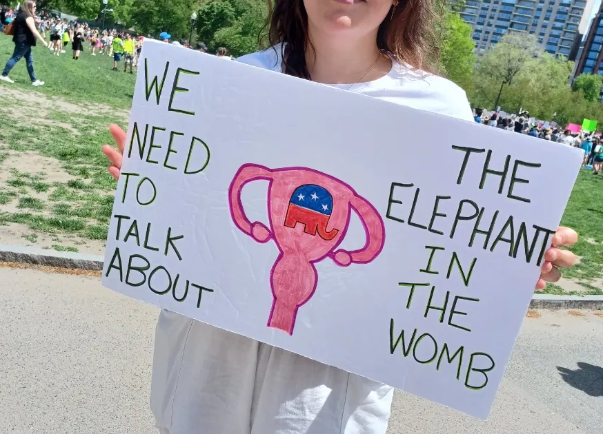 Acceso al aborto sigue protegido en Massachusetts tras anulación de Roe v. Wade