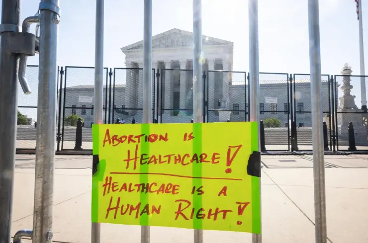 Cercado rodea la Corte Suprema de EE. UU. antes del fallo del jueces sobre el aborto en Washington, DC, EE. UU., 31 de mayo d