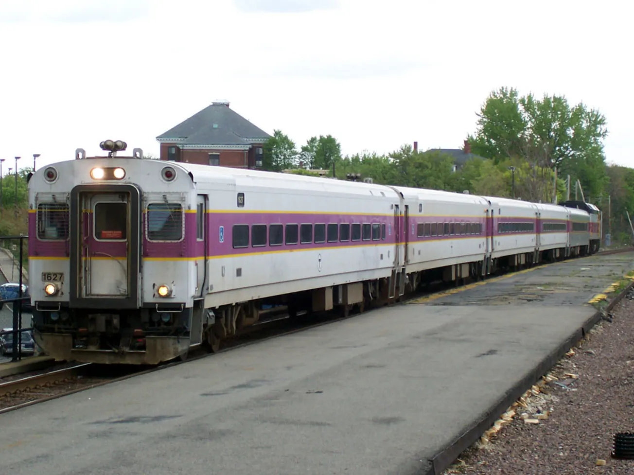 MBTA destina $50 millones a la electrificación de la línea del Commuter Rail 
