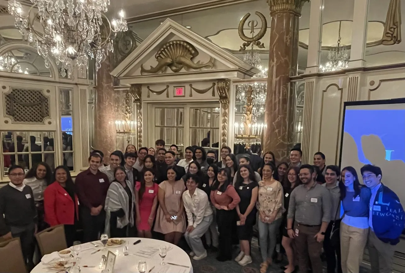 El Fondo de Becas Hispanas, ha otorgado más de 500 millones de dólares en becas a más de 65 mil becarios desde 1975, es decir