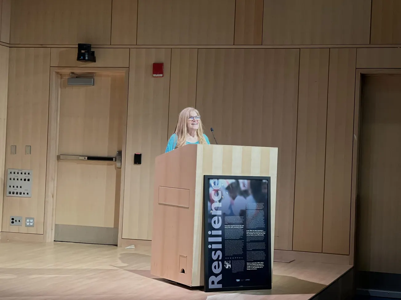 Productora y directora Blanca E. Bonilla estrenó el documental “Los Pioneros Latinos de Boston” en la Librería Central de Cop