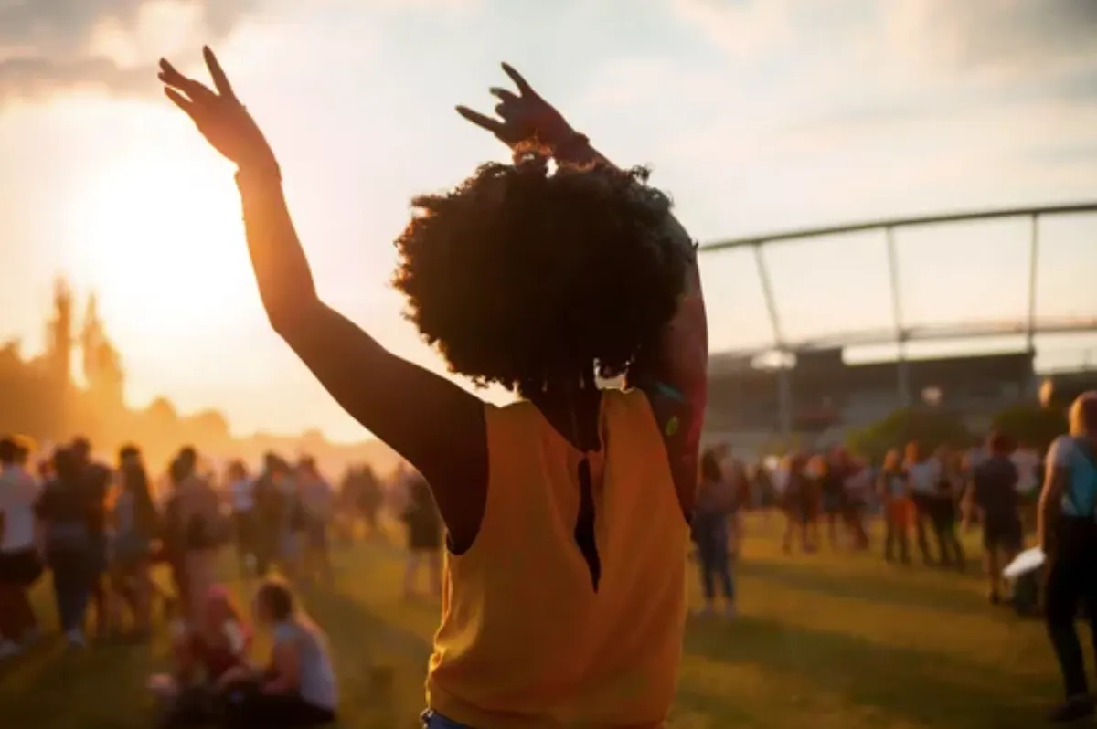 Déjate llevar por la música con la serie de bailes de verano en City Hall Plaza