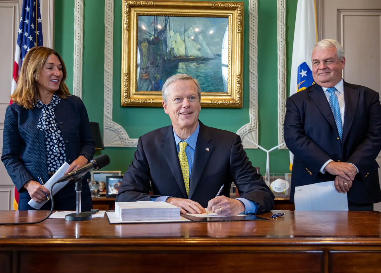 Sorpresa de $2.5 mil millones: residentes de Massachusetts podrían recibir reembolso de impuestos