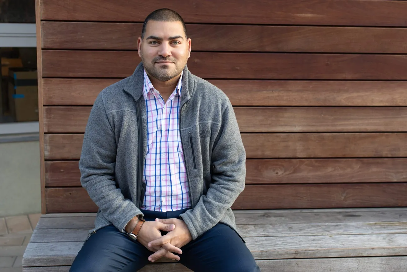 Raul Fernandez es candidato a representante estatal del Distrito 15 de Norfolk. Foto: Sala de campaña.