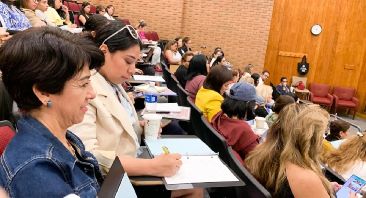 El Diplomado se realiza el 19 y 20 de agosto en el cual participan estudiantes de México, Perú e inmigrantes que viven en Bos