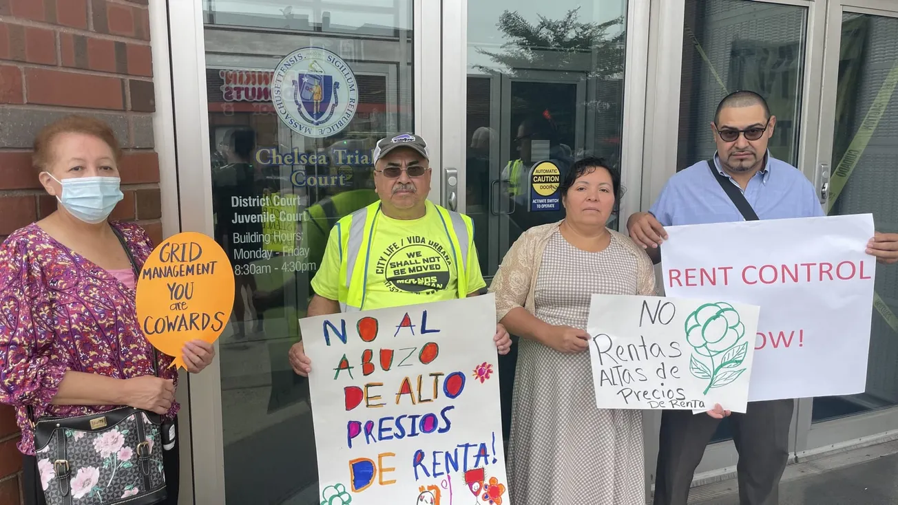 Ana Castro, José Velásquez, Juana Sánchez junto a su esposo José Rivera llegaron a la Corte de Chelsea con la esperanza de ga