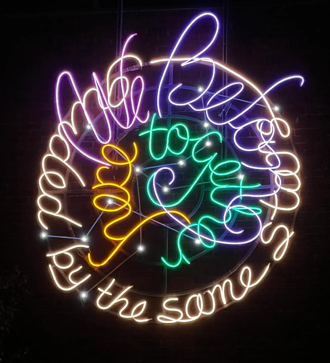 Obra “Pertenecemos, aquí, juntos, guiados por las mismas estrellas” en East Boston. Foto: Yu-Wen Wu.