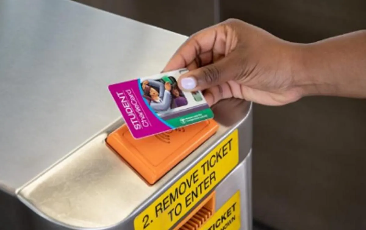 Los estudiantes con una tarjeta M7 pueden viajar en metro, autobuses y hasta la Zona 2 del Tren de cercanías sin costo desde