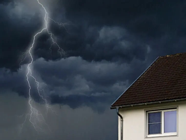 El 10% de las personas impactadas por un rayo mueren, indican cifras de la CDC. Foto: Pixabay