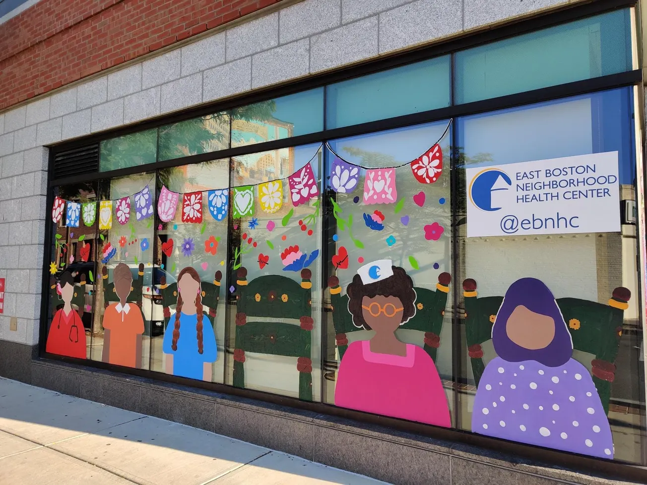 East Boston Neighborhood Health Center colabora con un artista local para celebrar el Mes de la Herencia Hispana