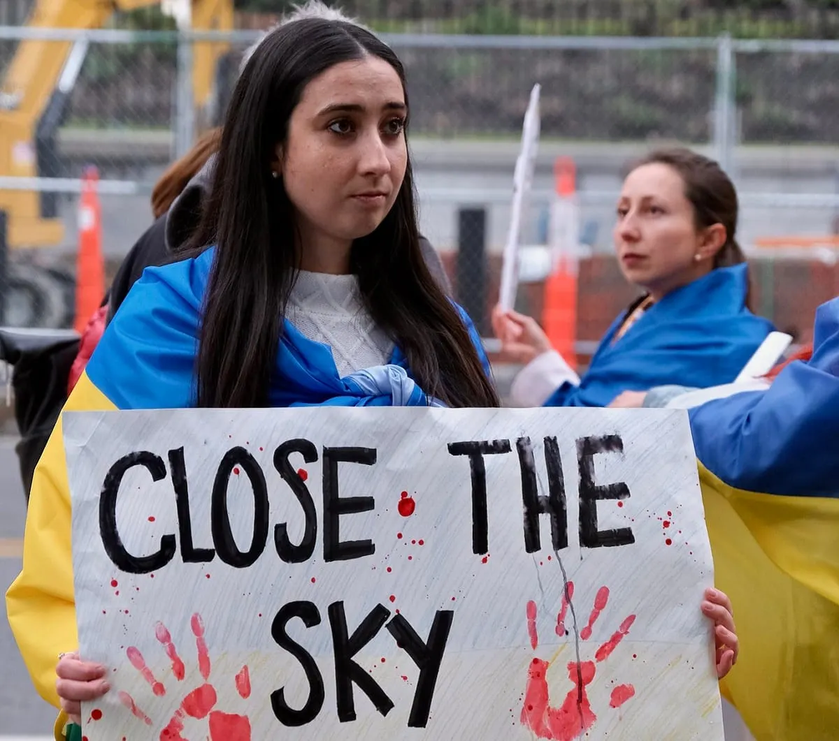 Activistas manifiestan su apoyo a ucranianos en el Boston Common