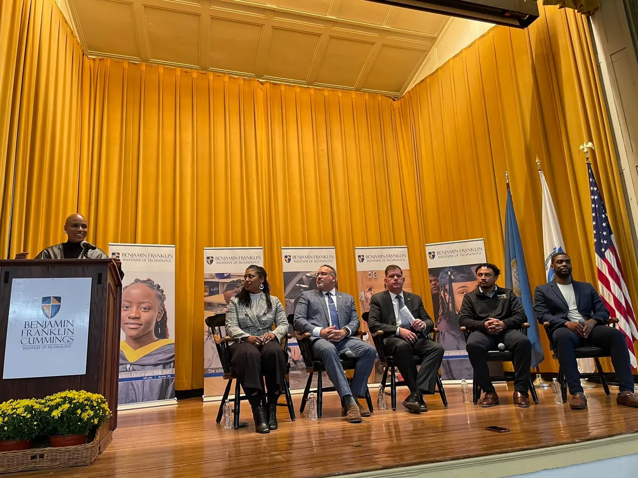 Congresista Pressley visitó el Benjamin Franklin Cummings Institute of Technology