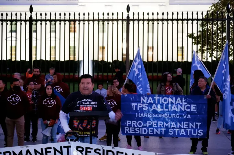 ALIVIO. El anuncio de una extensión más del TPS da un respiro a miles de inmigrantes amparados a este beneficio migratorio. C