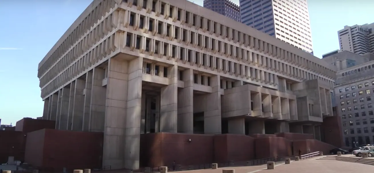 El Ayuntamiento de Boston es el cuarto edificio más feo del mundo según estudio