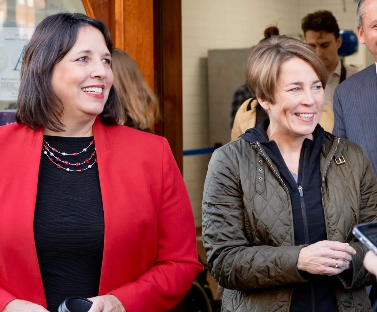 La Administración de Healey-Driscoll presentó presupuesto suplementario por $282 millones para refugio de emergencia familiar