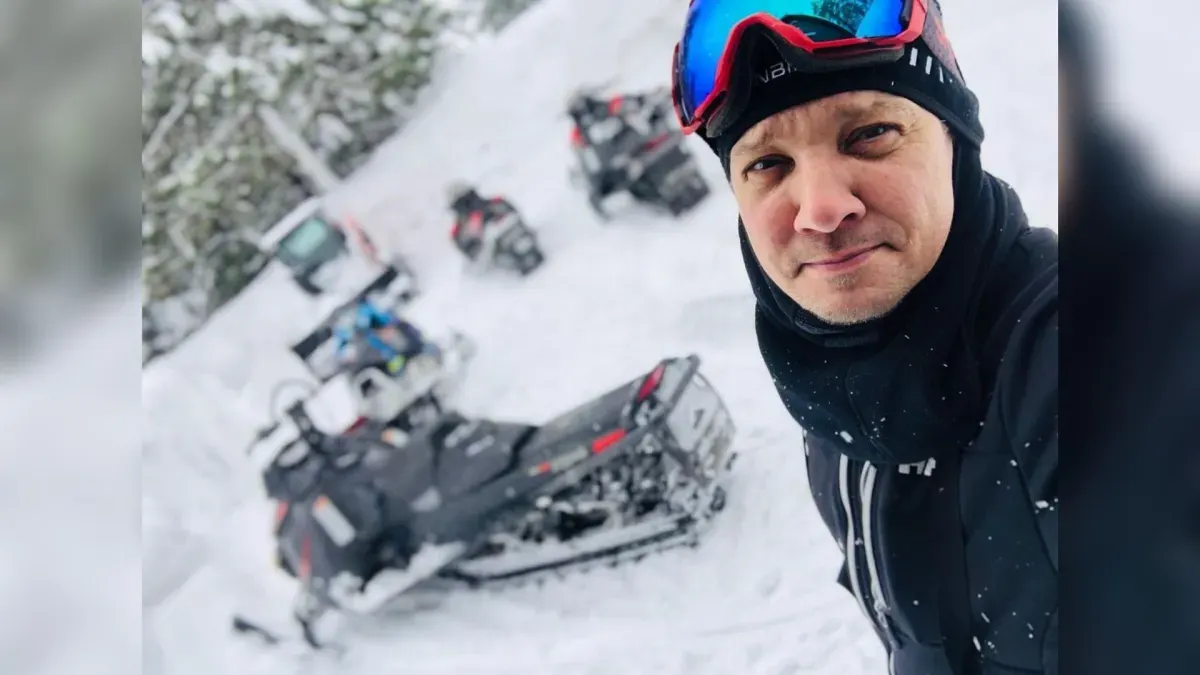 El actor Jeremy Renner se encuentra en estado crítico tras accidente en la nieve