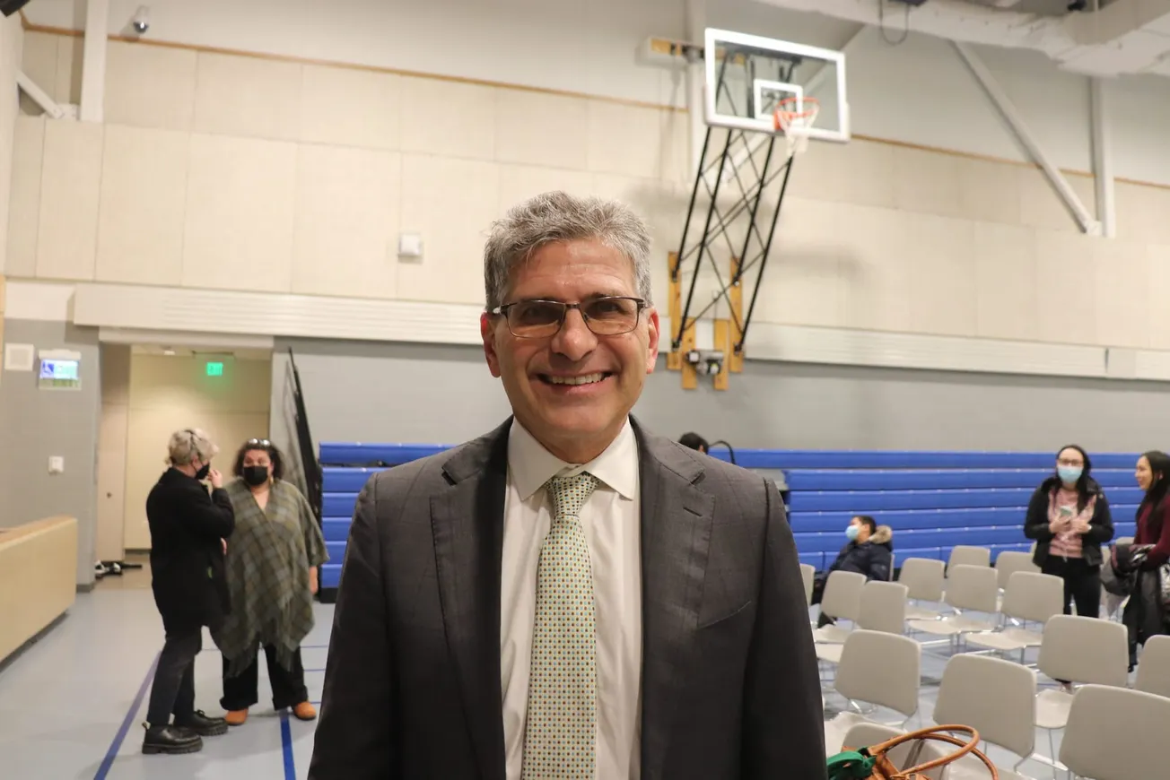 Ambrosino se despide del cargo de city manager de Chelsea. Foto. Claudia Ginestra