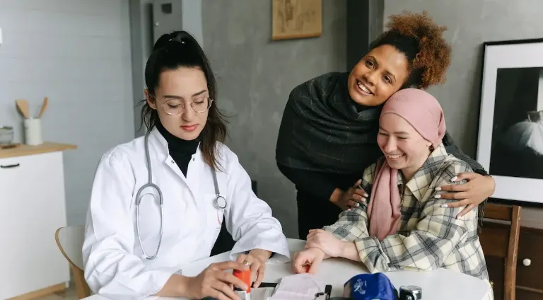 CARDIÓLOGOS. Entre los cardiólogos que tratan a adultos, el 5% son hispanos y el 2,7% negros, de acuerdo con el informe de la