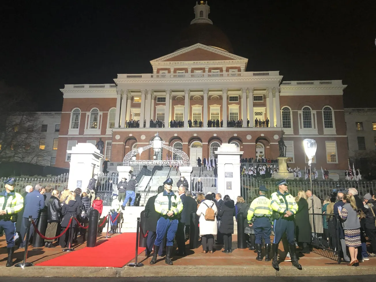 VIDEO: Charlie Baker se despide con la tradicional caminata