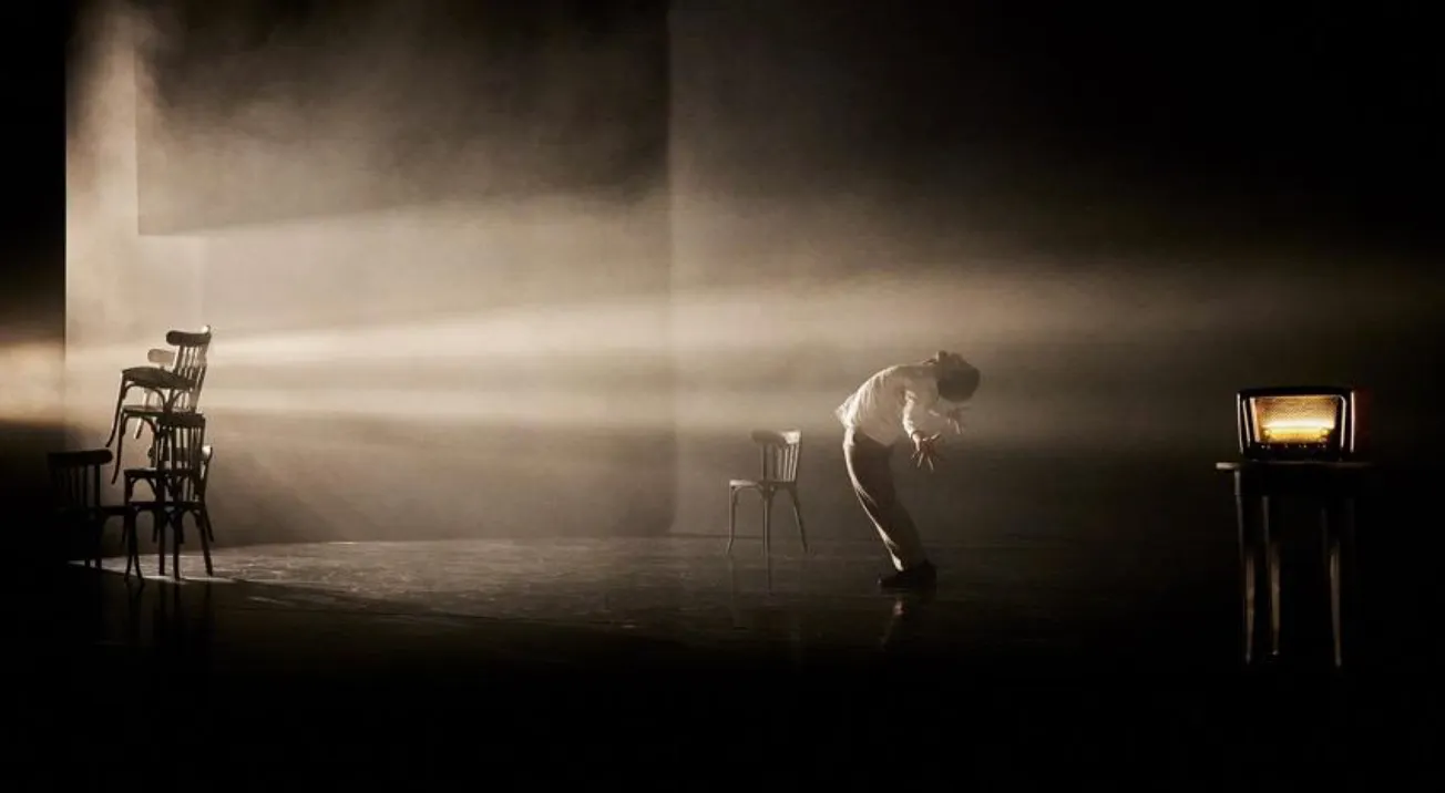 Arts Emerson presenta a Raphaëlle Boitel y su show “Shadows Cast”