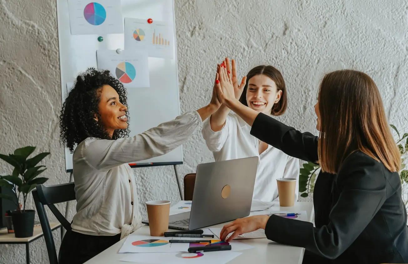 PARTICIPACIÓN. La beca “Poderosas” es parte de los programas de empoderamiento comunitario de la organización Poder Latinx. F