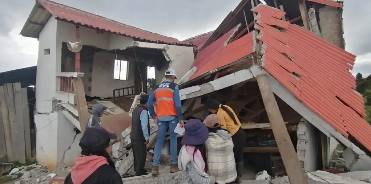 Declaran Estado de Excepción y emergencia vial tras terremoto en Ecuador