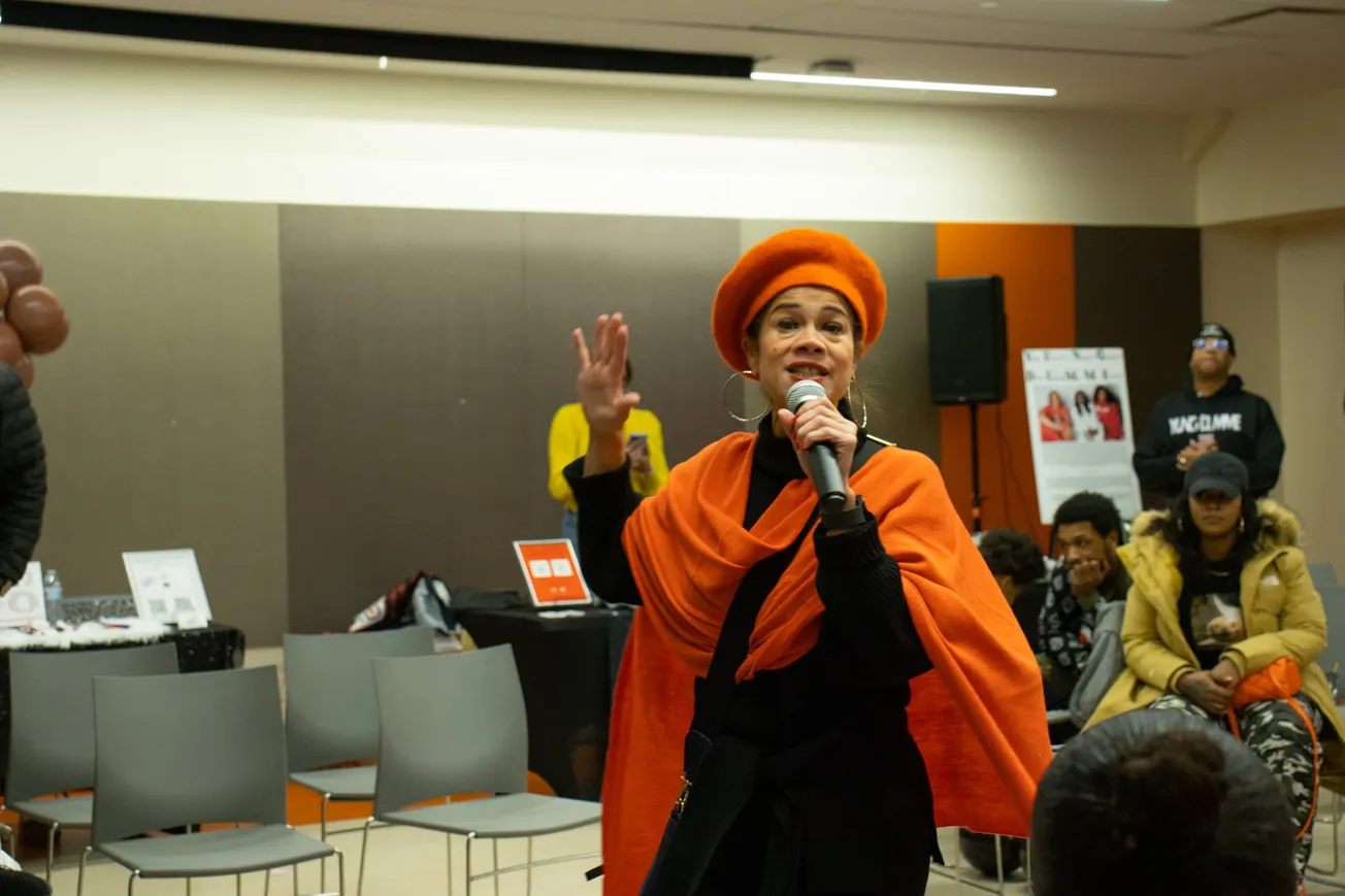 Concejala Mejía: “La igualdad de acceso a una atención sanitaria de calidad no es un privilegio, sino un derecho humano básico”