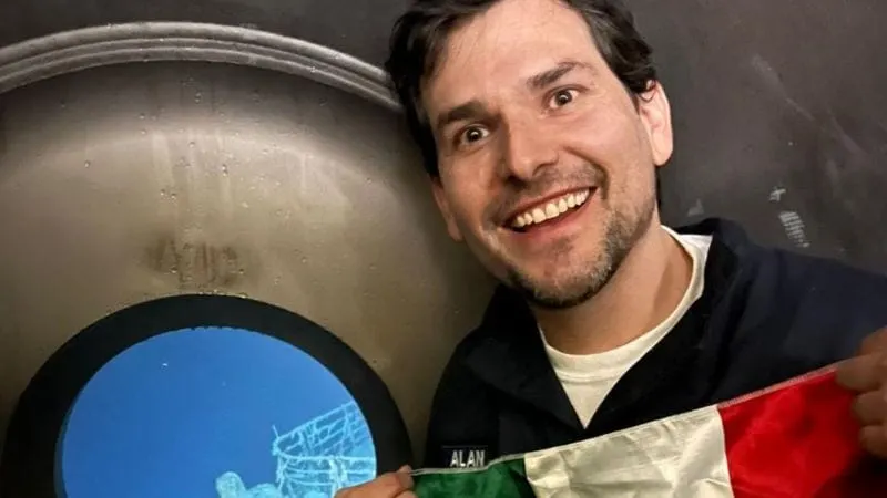 Alan estrada en el submarino de OceanGate. Foto: Alan Estrada.