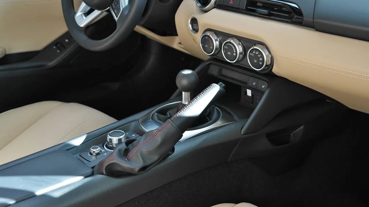 Nueva ley que requerirá que cierta información del vehículo se comparta con compradores y talleres, ya está vigente