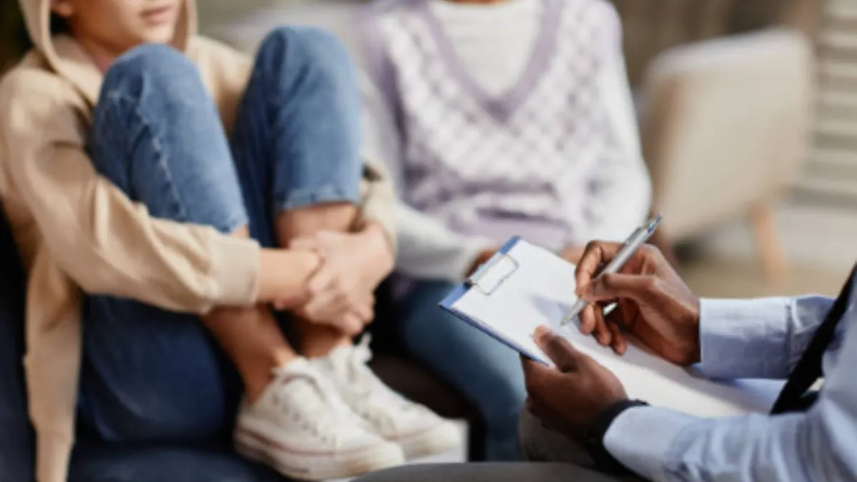 Más medicación por ansiedad y menos terapia: ¿por qué los padres no llevan a sus hijos al psicólogo?