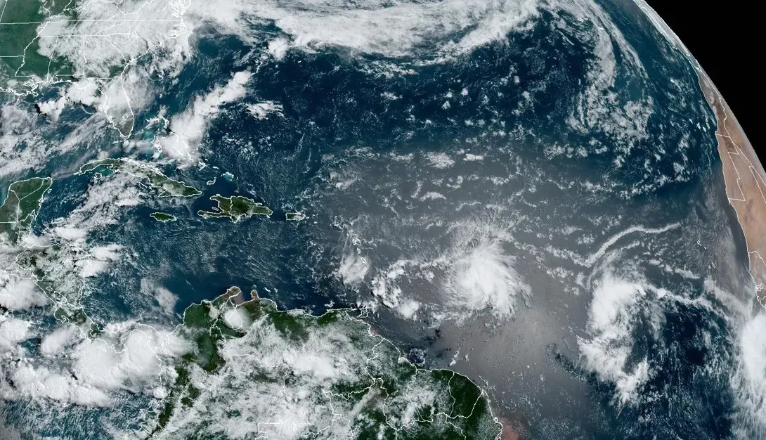 La tormenta tropical Bret se fortalece rumbo a las Antillas