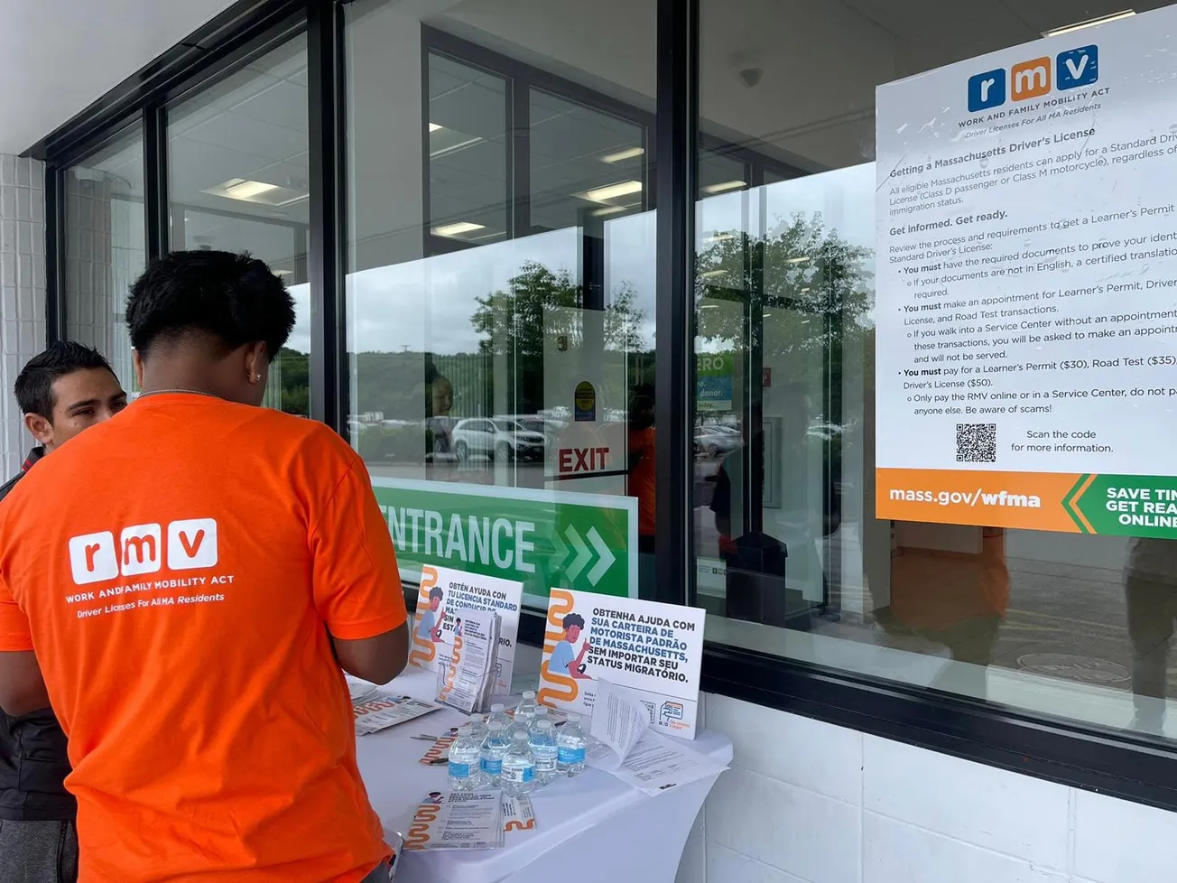 Voluntarios del RMV en el centro de servicios de Worcester. Foto: Luisana Yorde.