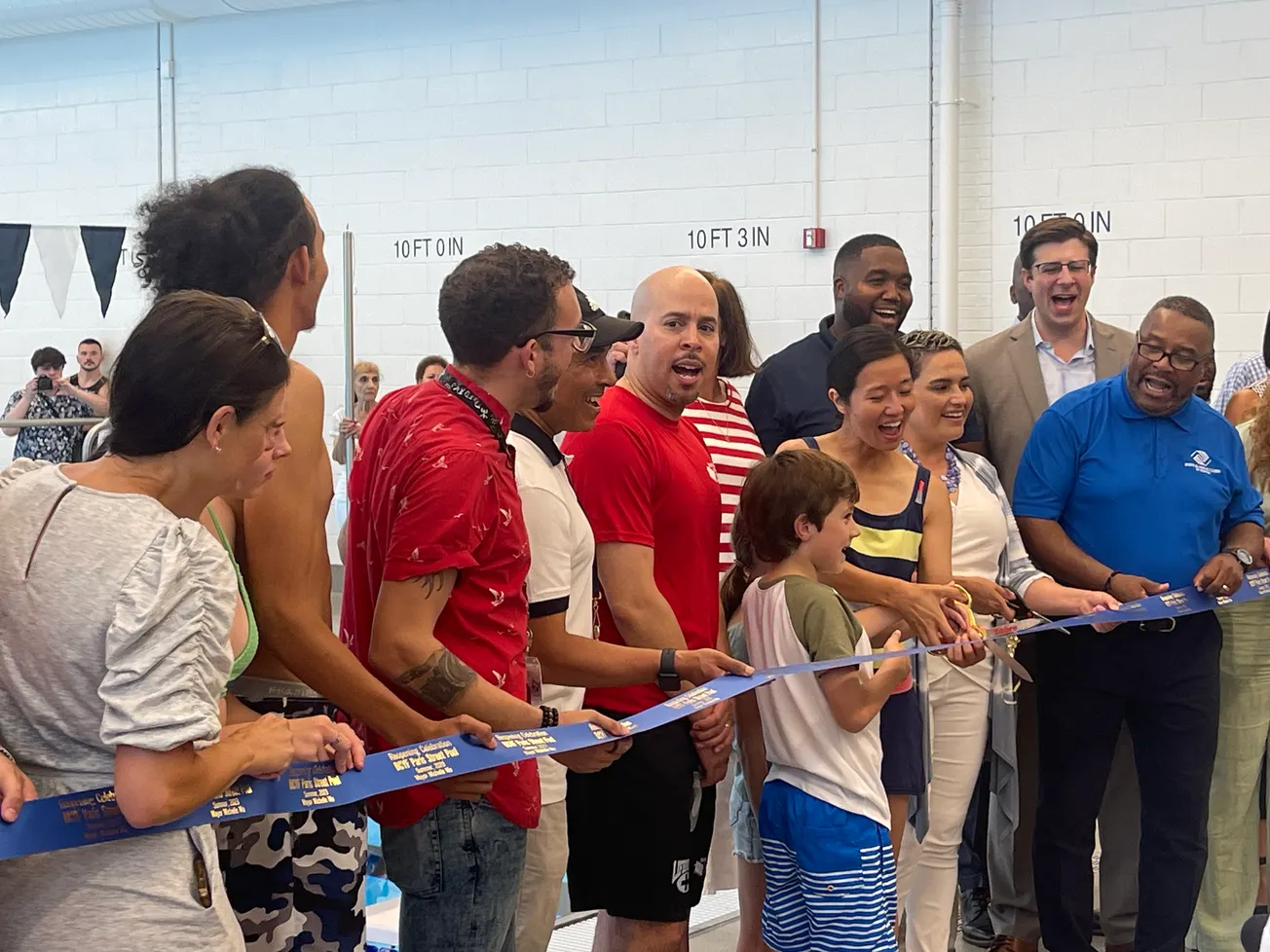 Reapertura de la piscina BCYF Paris Street. Foto por Luisana Yorde.