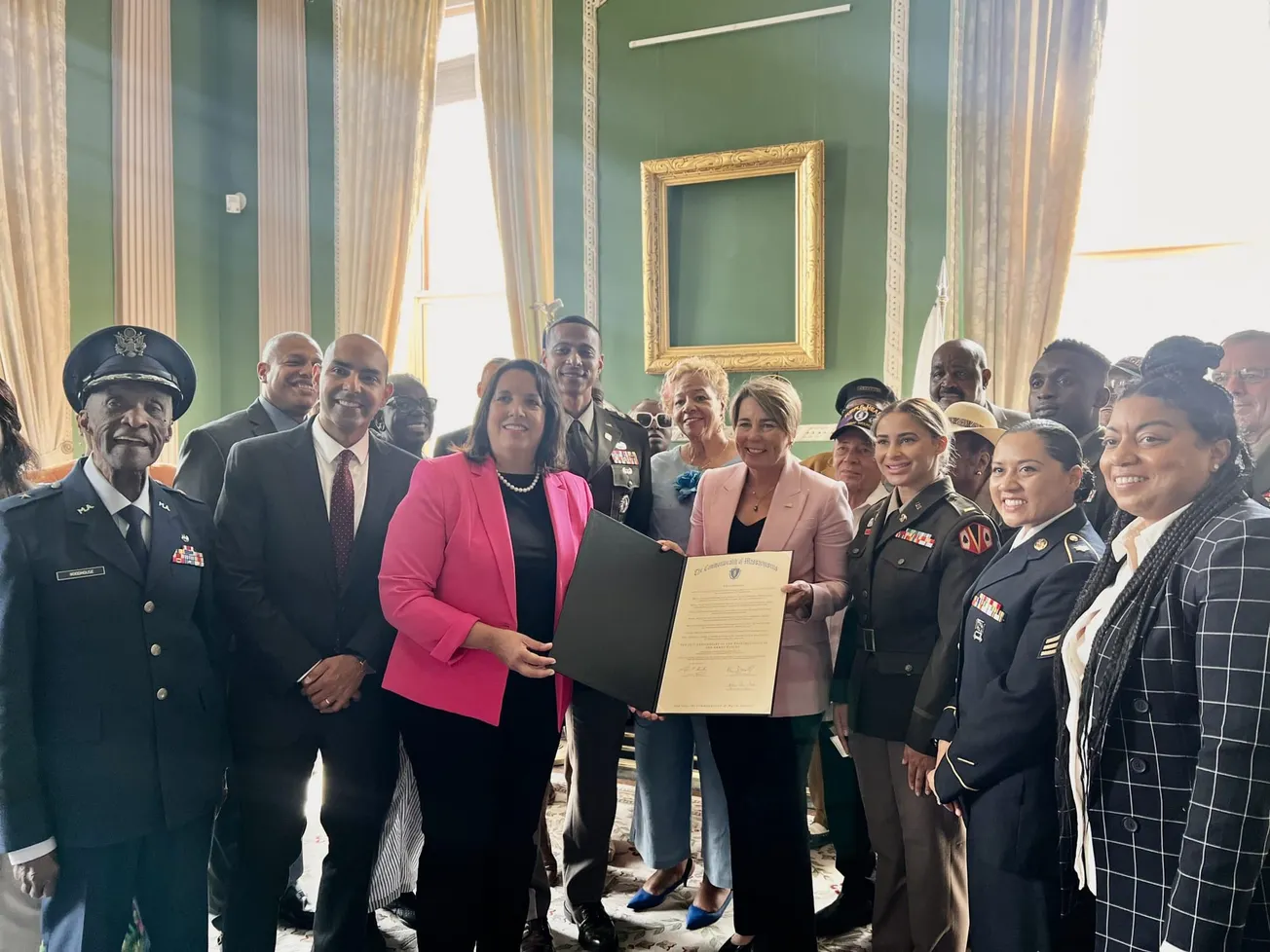 Conmemoración del 75 aniversario de la abolición de la segregación en el ejército estadounidense en el Massachusetts State Ho