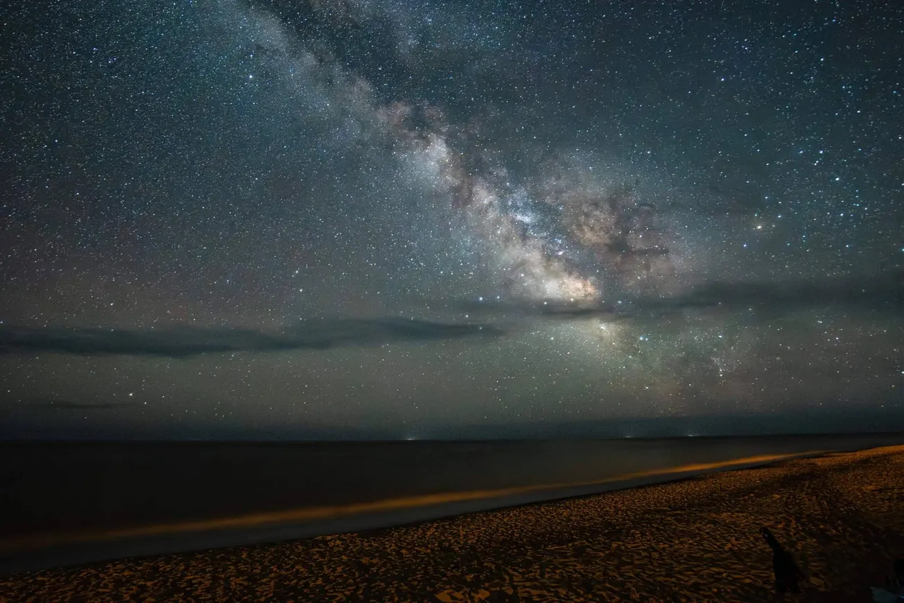 La Vía Láctea vista desde la playa Siasconset en Nantucket. (Foto cortesía de Anavi Uppal)
