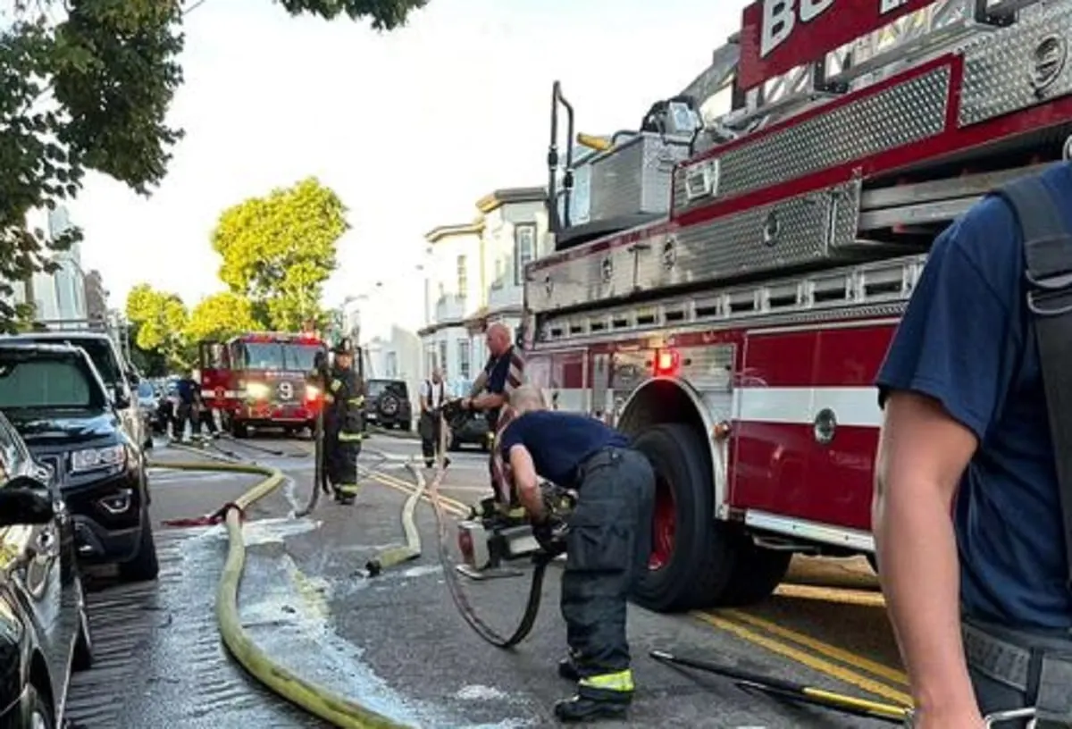Incendio en Brighton deja a 13 personas desplazadas en Año Nuevo